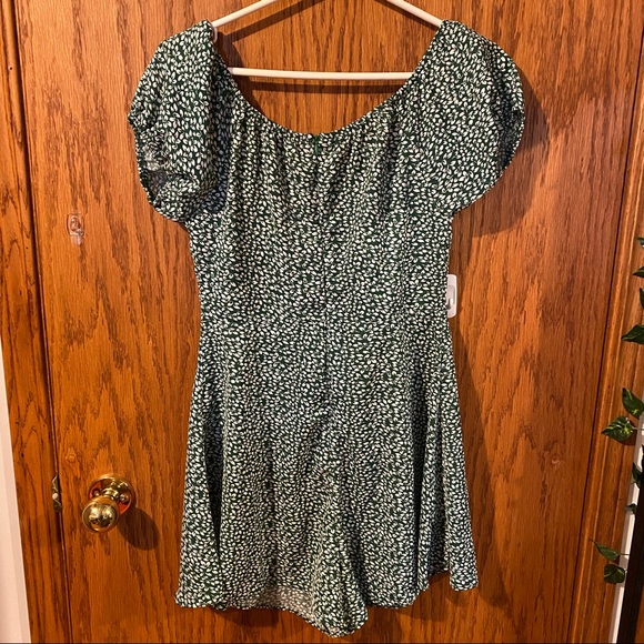 Puff Sleeve Wrap Style Romper - Picture 2 of 5